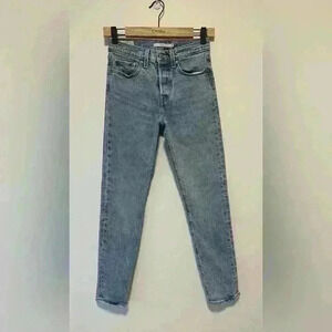 Levi’s wedgie straight , sz  24